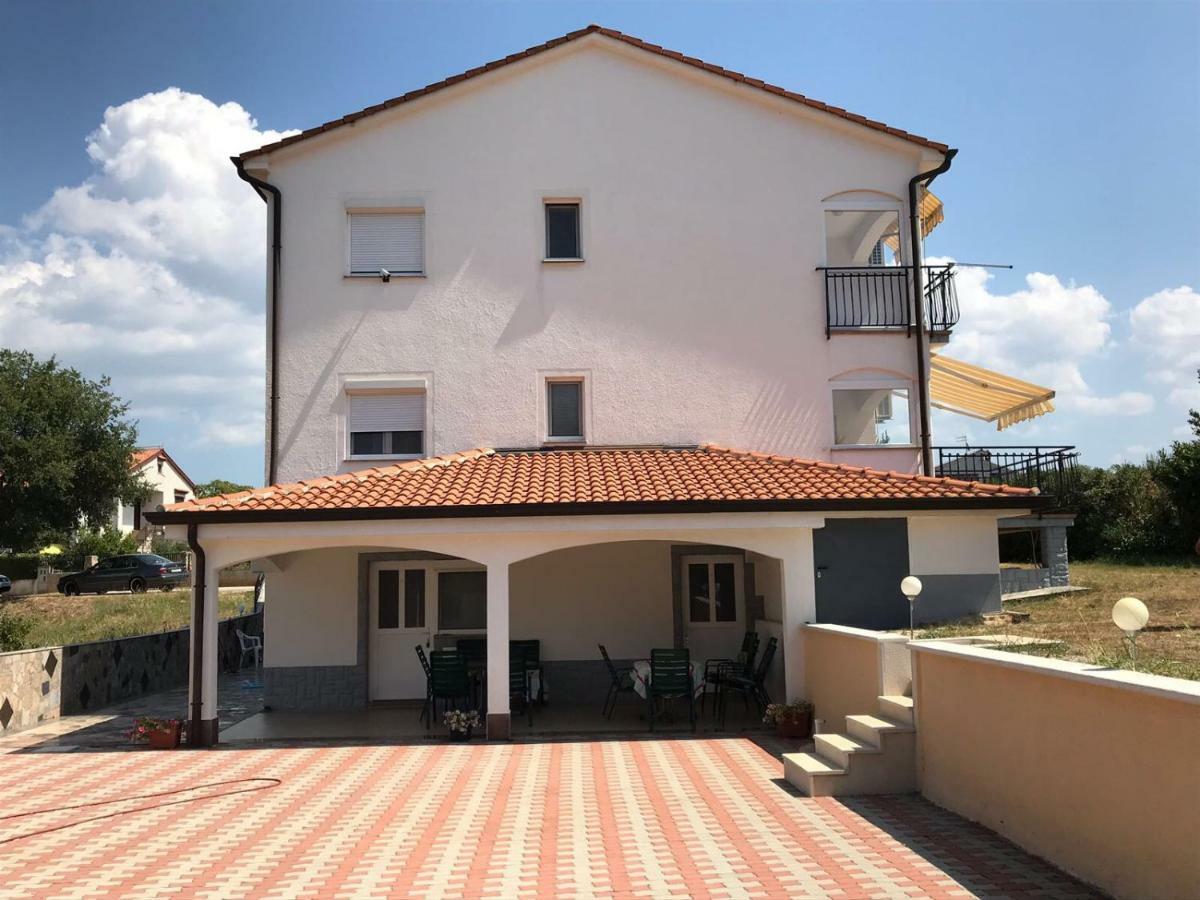 Guesthouse Pejo Пореч Экстерьер фото